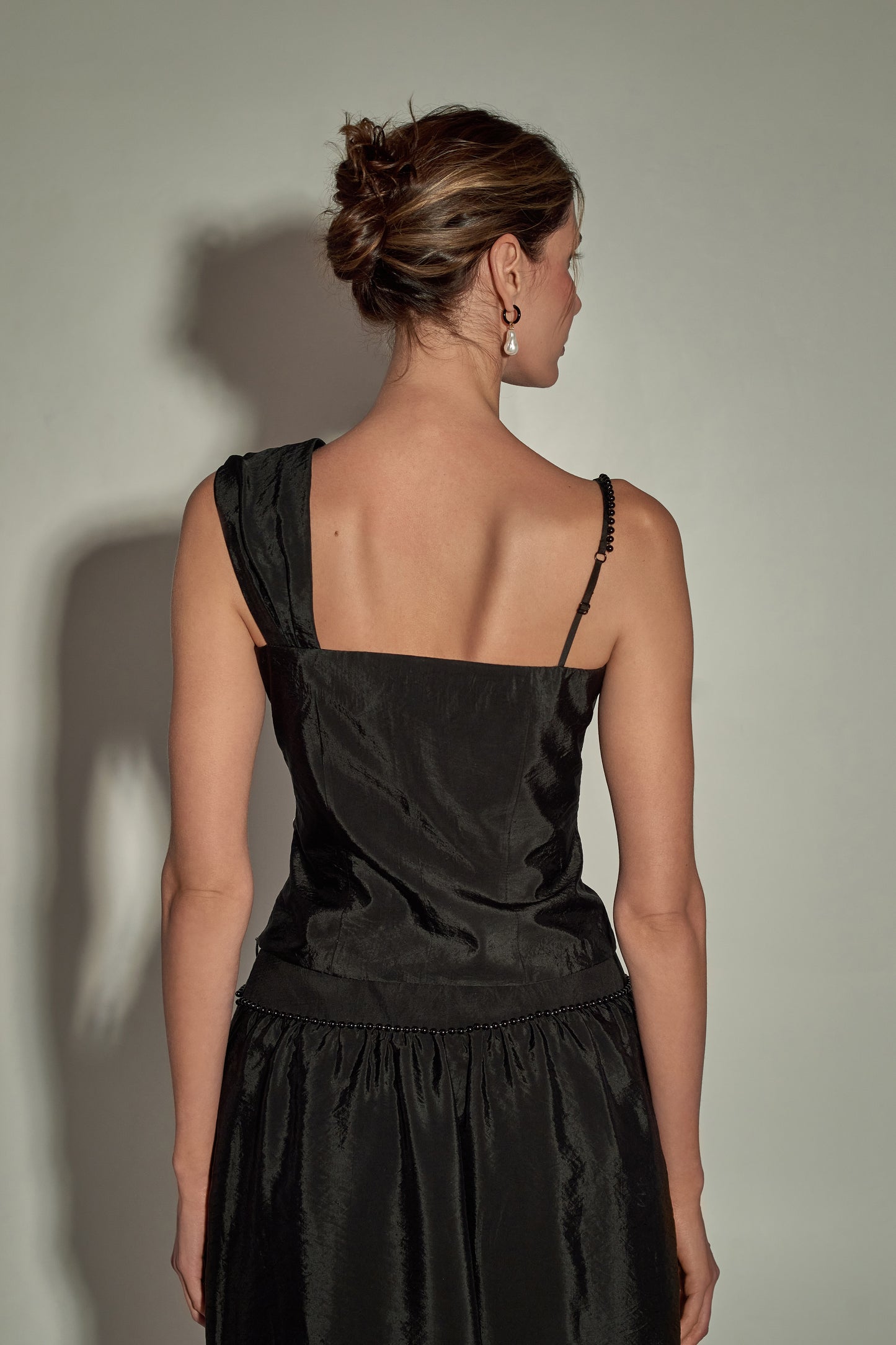 Top Delos with Wide-Strap in Black