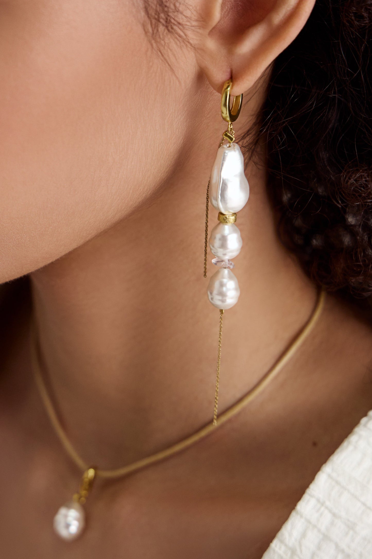 Sia Earrings with Pearls