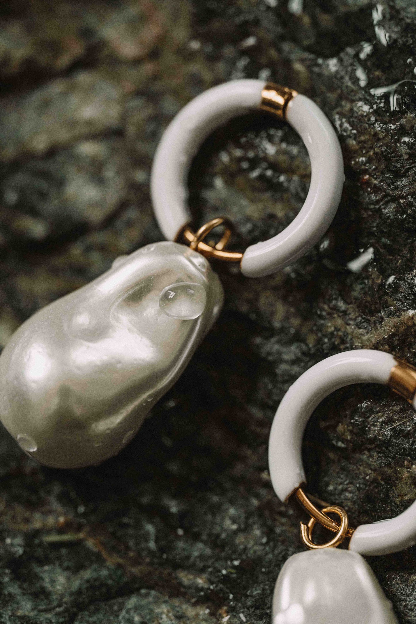 Evia Earrings with Pearls